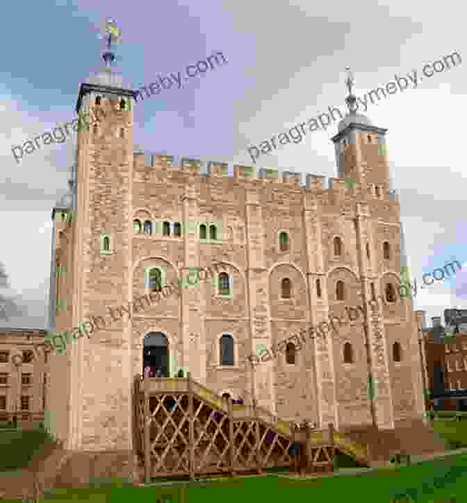 Panoramic View Of The Tower Of London, Showcasing Its Historic Buildings And Iconic White Tower 14 Fun Facts About The Tower Of London: A 15 Minute (15 Minute Books)