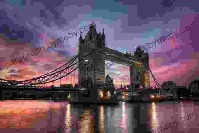 Tower Bridge At Sunset 15 Tourist Attractions You Must Go To In London: London Photography Coffee Table (Tourist Places Photography Coffee Table 2)